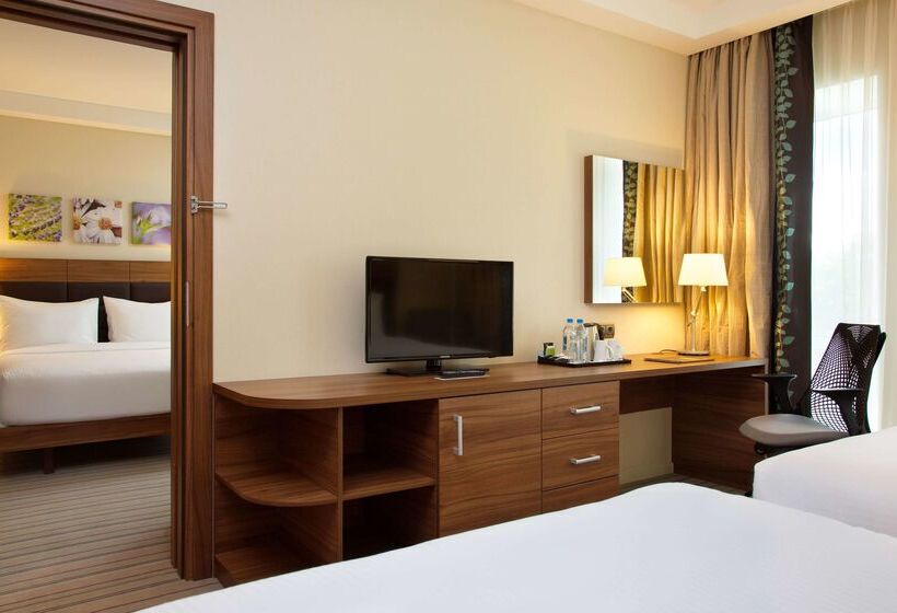 בית מלון כפרי Hilton Garden Inn Moscow New Riga