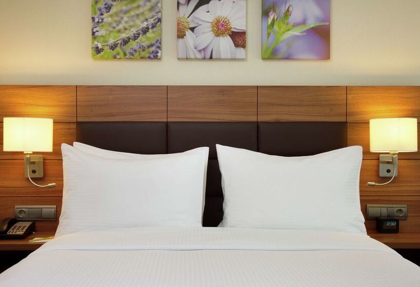 בית מלון כפרי Hilton Garden Inn Moscow New Riga