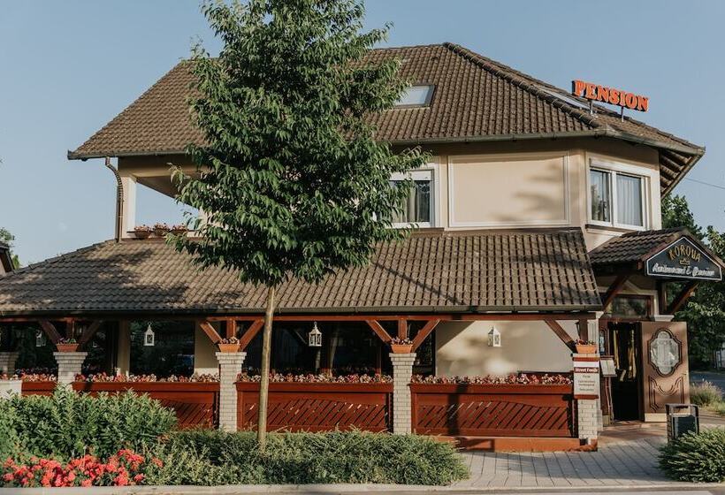 בית מלון כפרי Korona Pension And Restaurant