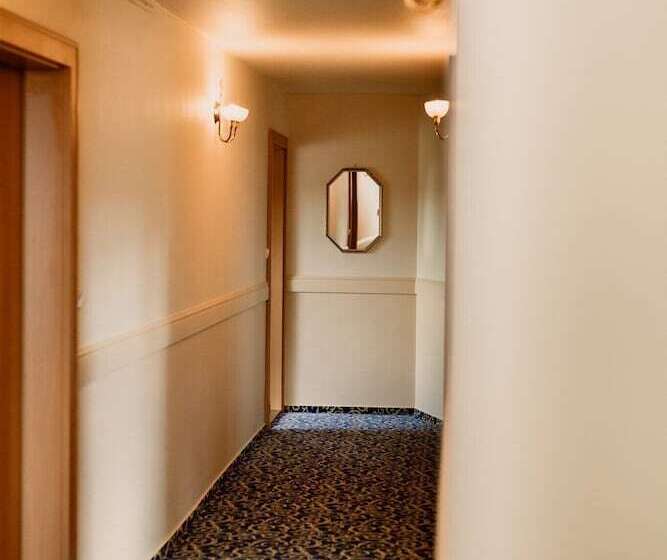 בית מלון כפרי Korona Pension And Restaurant