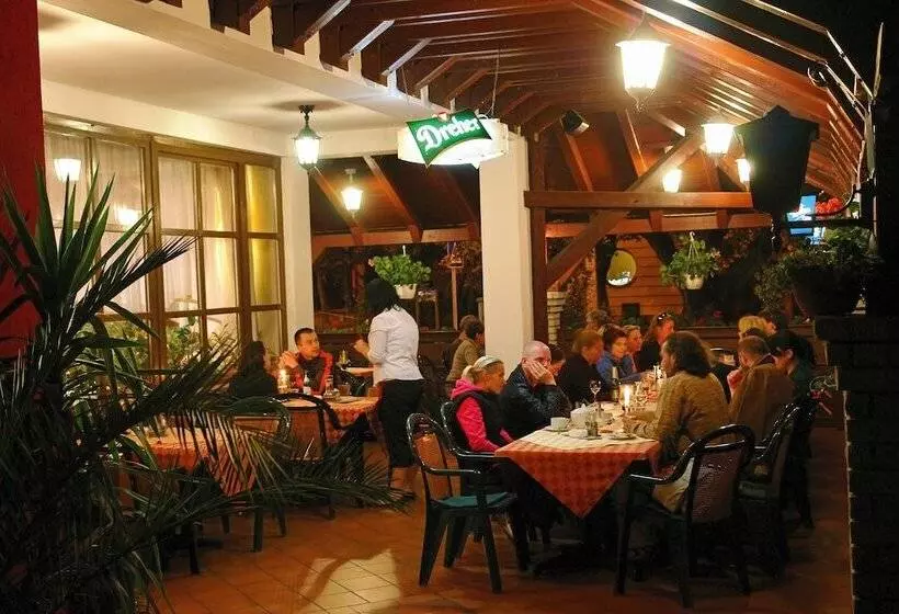 호텔 Korona Pension And Restaurant