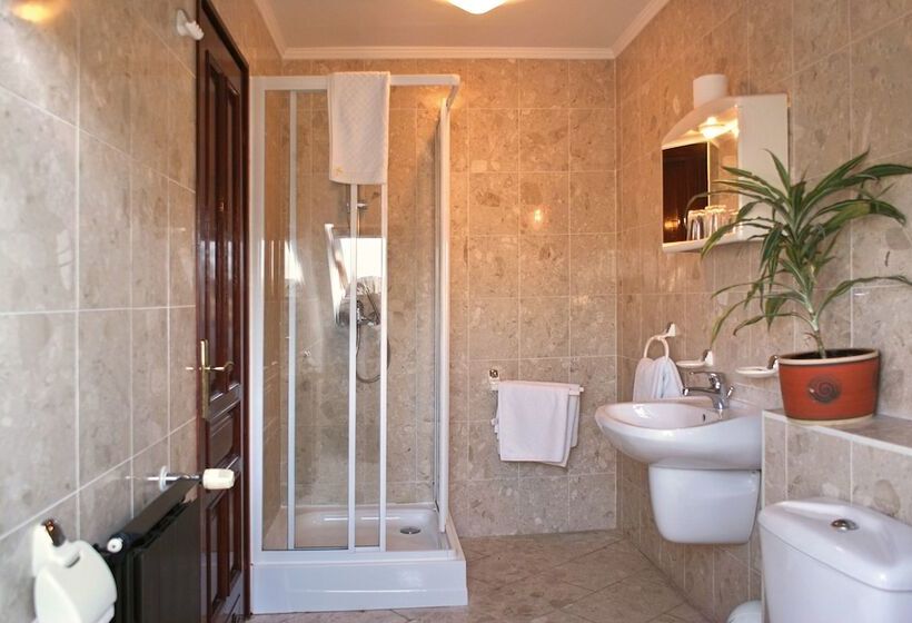 בית מלון כפרי Korona Pension And Restaurant