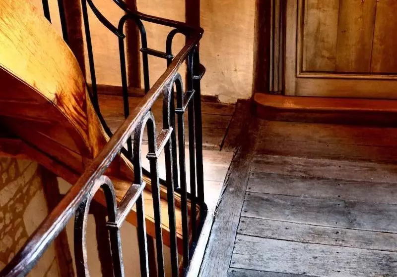 Отель La Maison De Rhodes Le Champ Des Oiseaux