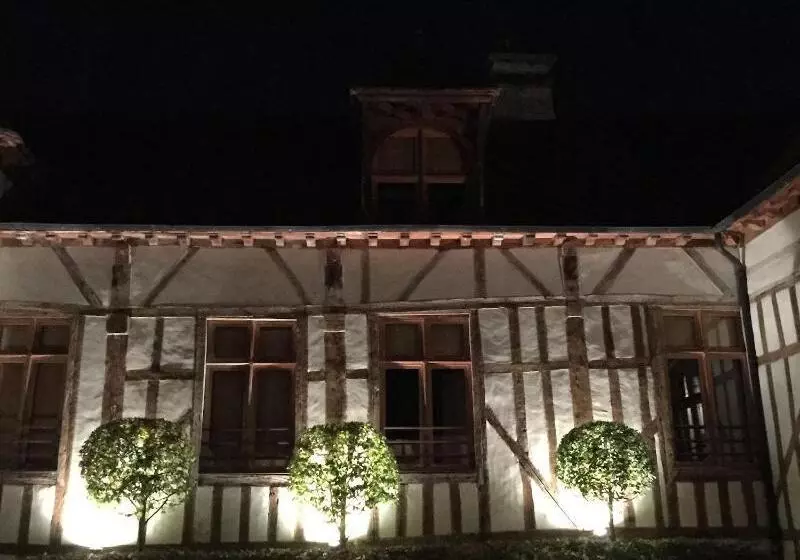 Отель La Maison De Rhodes Le Champ Des Oiseaux