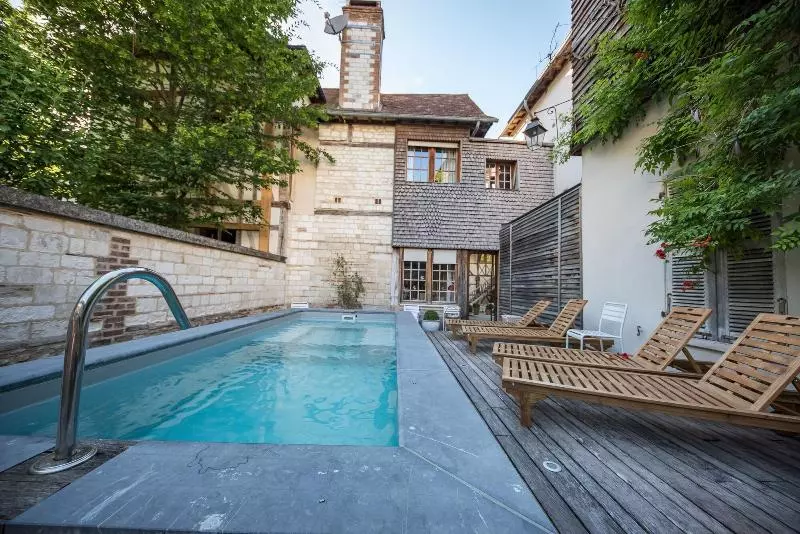 Отель La Maison De Rhodes Le Champ Des Oiseaux