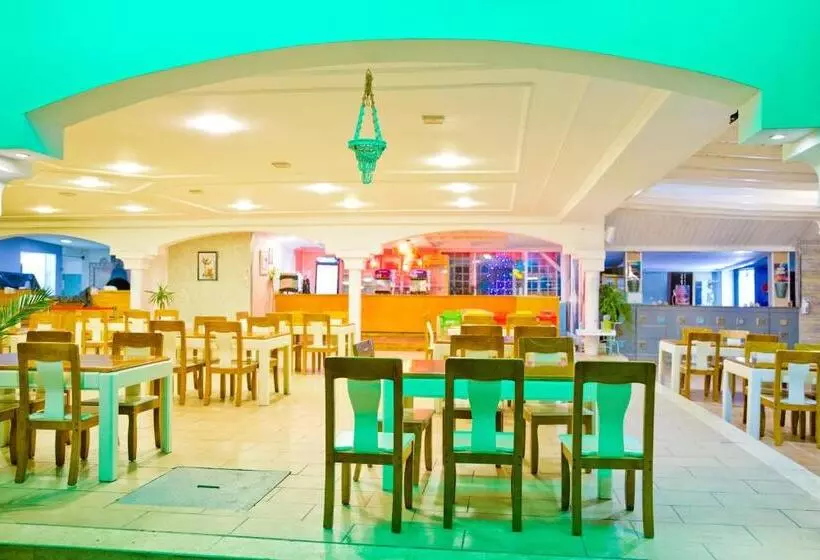 فندق Phoenicia Holiday Resort