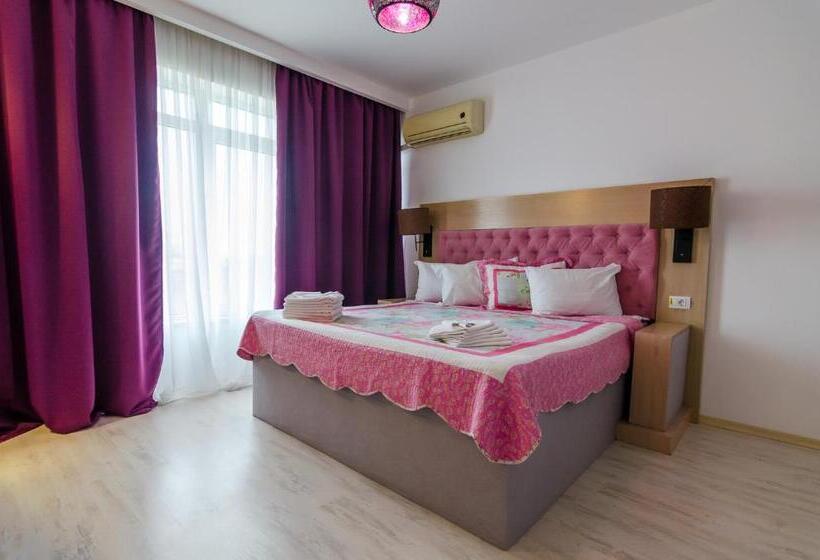 فندق Phoenicia Holiday Resort