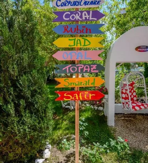 فندق Phoenicia Holiday Resort