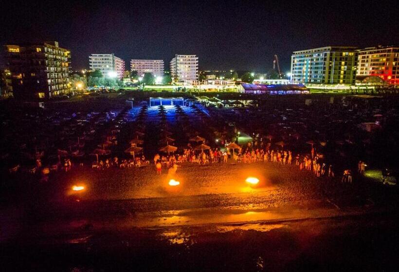 فندق Phoenicia Holiday Resort