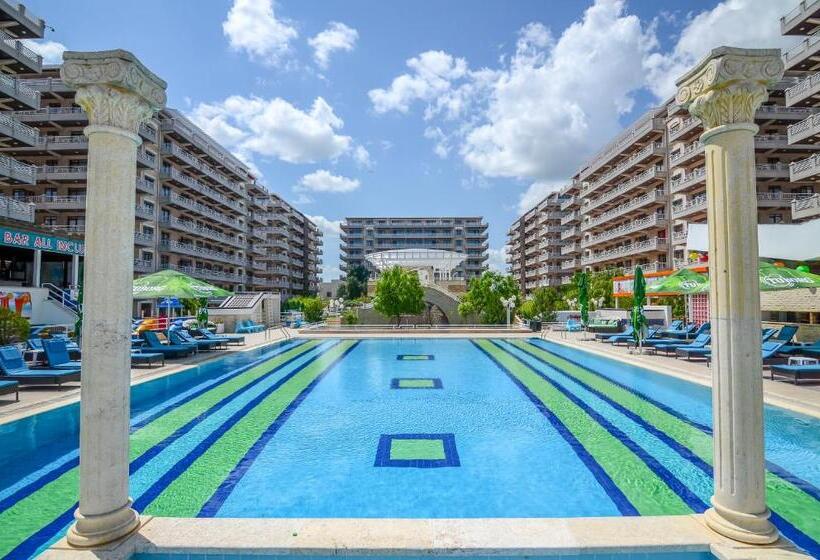 فندق Phoenicia Holiday Resort