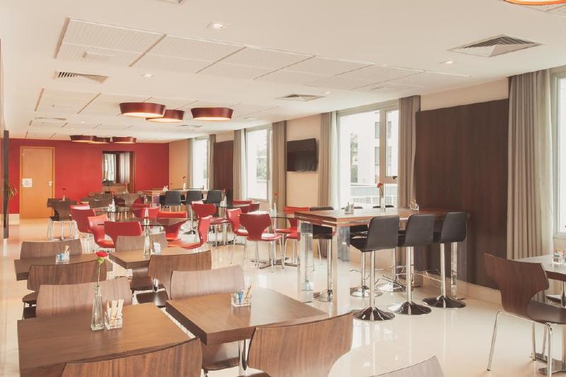 ホテル Esuites Belo Horizonte Minascasa