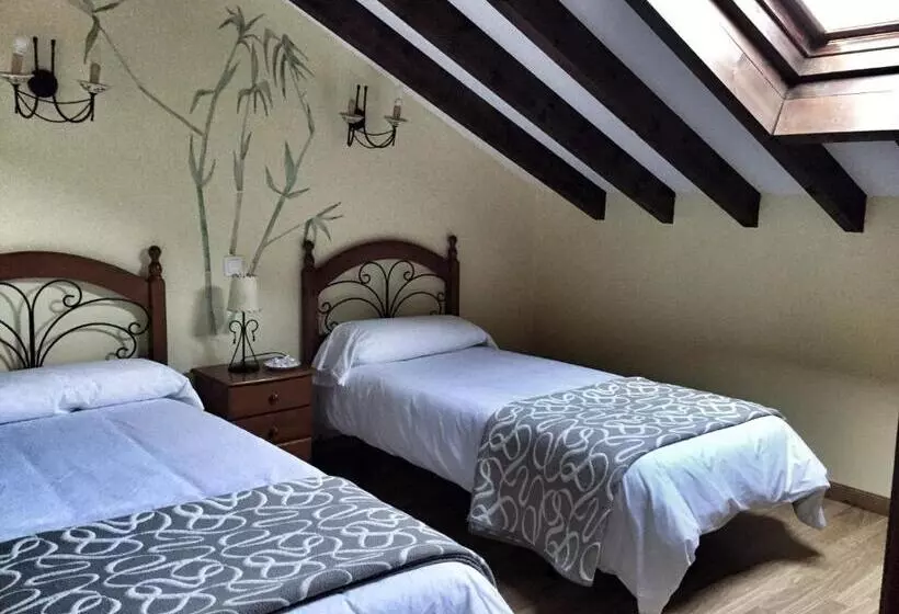 בית מלון כפרי Trisileja En Puente Romano