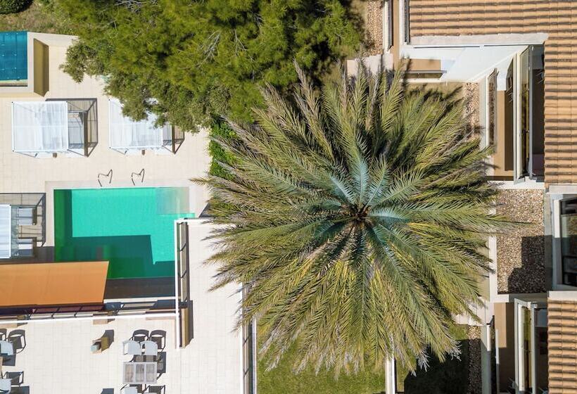 ホテル Greek Pride Cronwell Rahoni