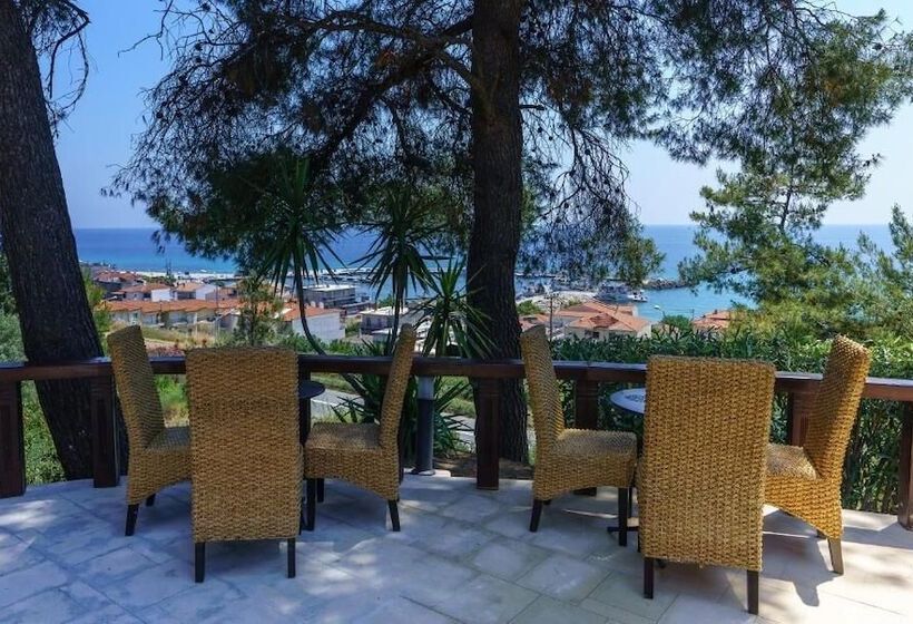 ホテル Greek Pride Cronwell Rahoni