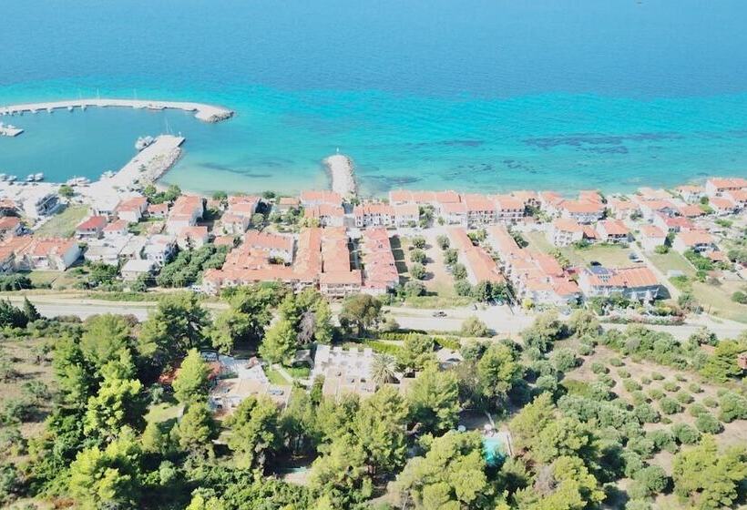 ホテル Greek Pride Cronwell Rahoni