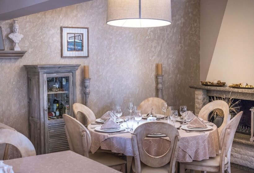 ホテル Greek Pride Cronwell Rahoni