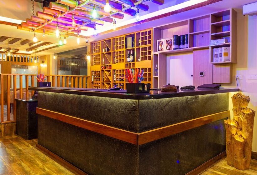 리조트 Chitwan Midtown