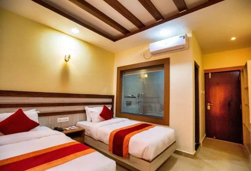 استراحتگاه Chitwan Midtown