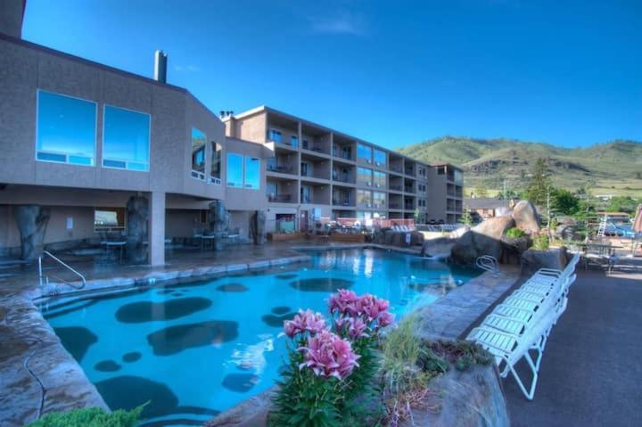 Grandview Lake Chelan  Waterfront View, Pool, Hot Tub, Golf, 1 Min To Downtown