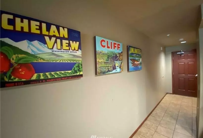 Grandview Lake Chelan  Waterfront View, Pool, Hot Tub, Golf, 1 Min To Downtown