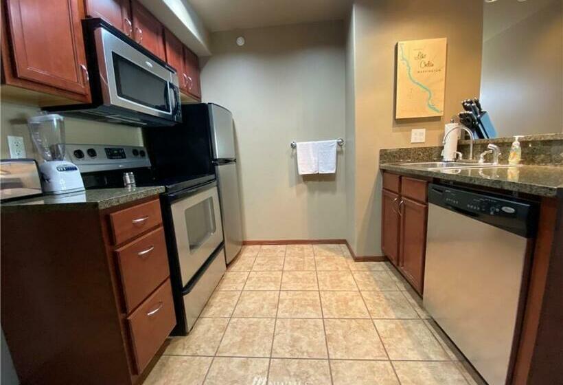 Grandview Lake Chelan  Waterfront View, Pool, Hot Tub, Golf, 1 Min To Downtown