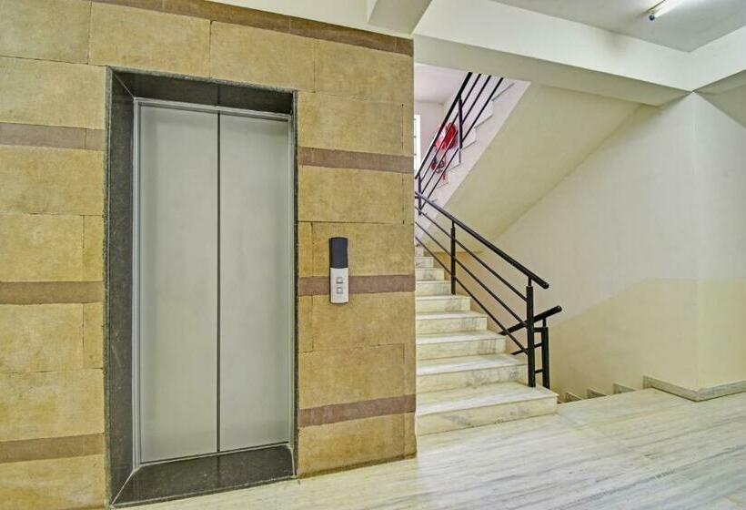 ホテル Collection O 85408 Classic