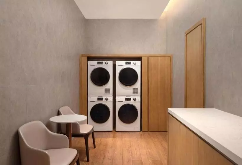 Hotelli Fairfield By Marriott Baiyin Downtown