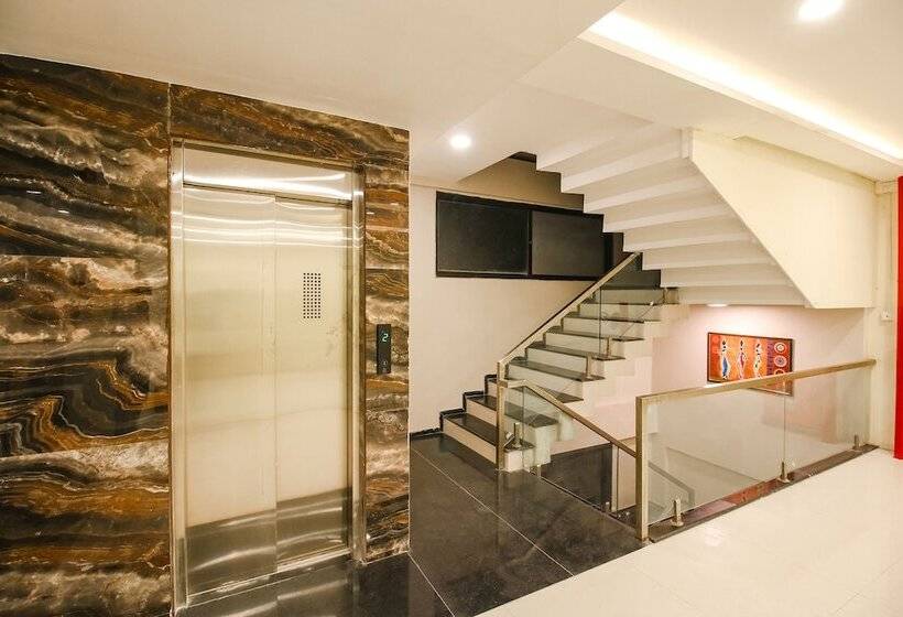 Fabhotel Divine Casa