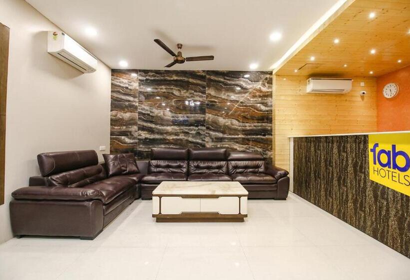 Fabhotel Divine Casa