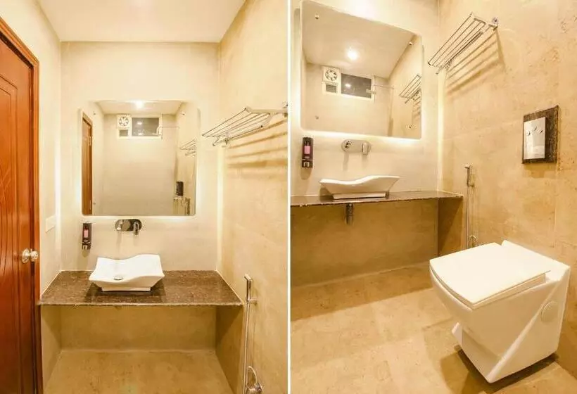 Fabhotel Divine Casa