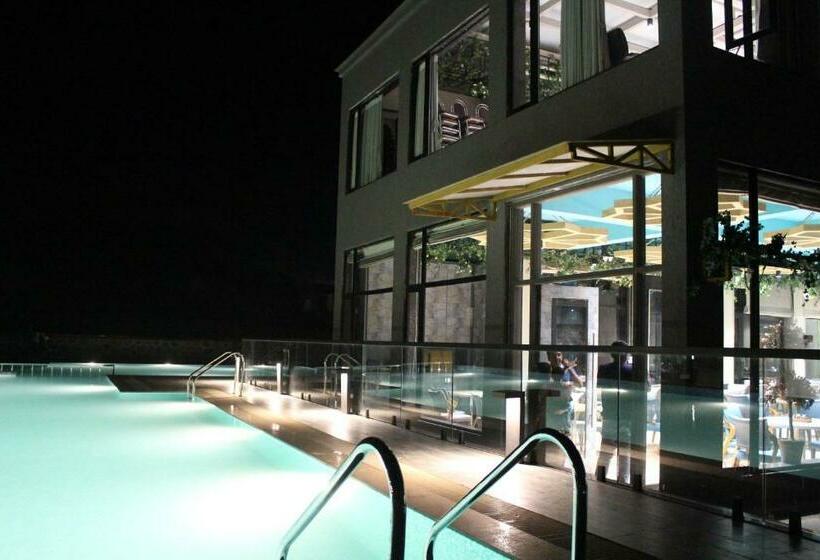 Paraiso Resort & Club