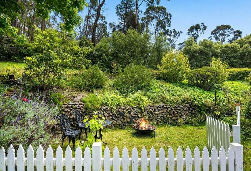 فندق صغير Lush And Charming Country Escape, Stunning Gardens