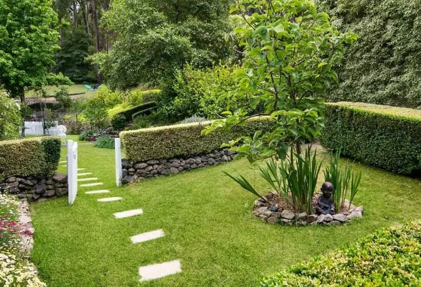ユースホステル Lush And Charming Country Escape, Stunning Gardens