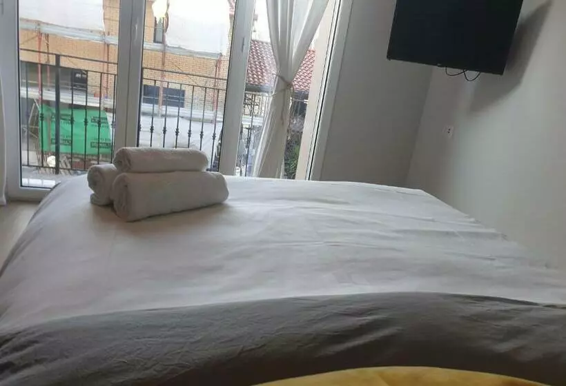 Michelangelo Apartments