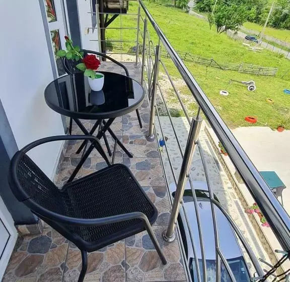 Majatalo Casa Dintre Munti