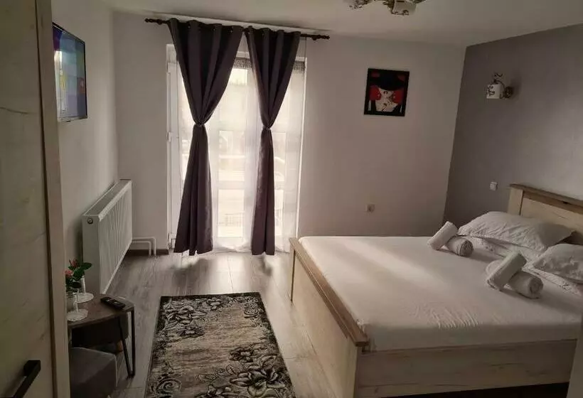 Majatalo Casa Dintre Munti