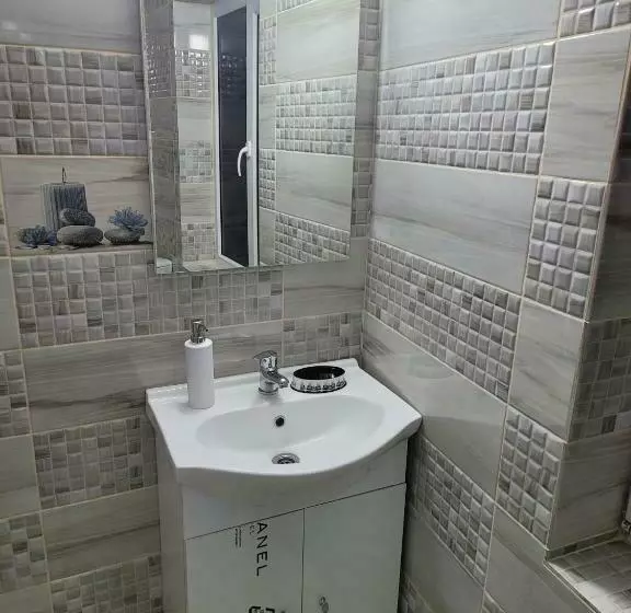 Majatalo Casa Dintre Munti