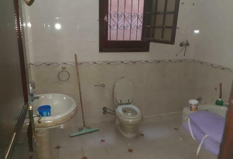 پانسیون Kenzy Guest House