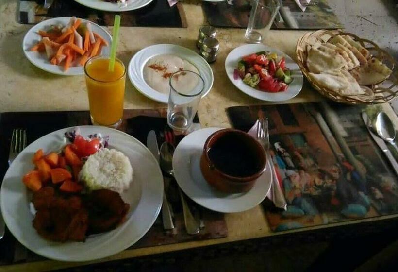 پانسیون Kenzy Guest House