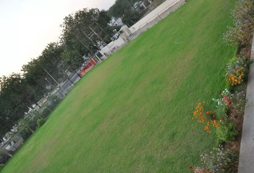 Pride Biznotel Manjusar Vadodara Near Sokhda Lake