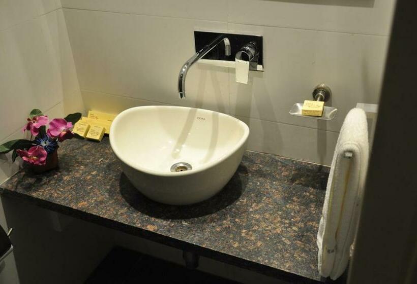 Pride Biznotel Manjusar Vadodara Near Sokhda Lake