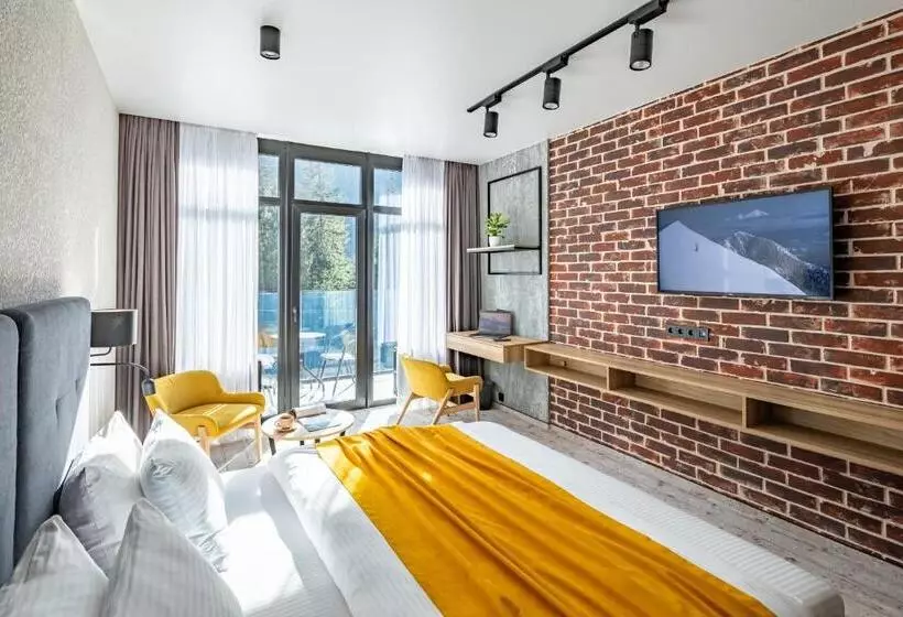 Wood Hotel Resort & Spa