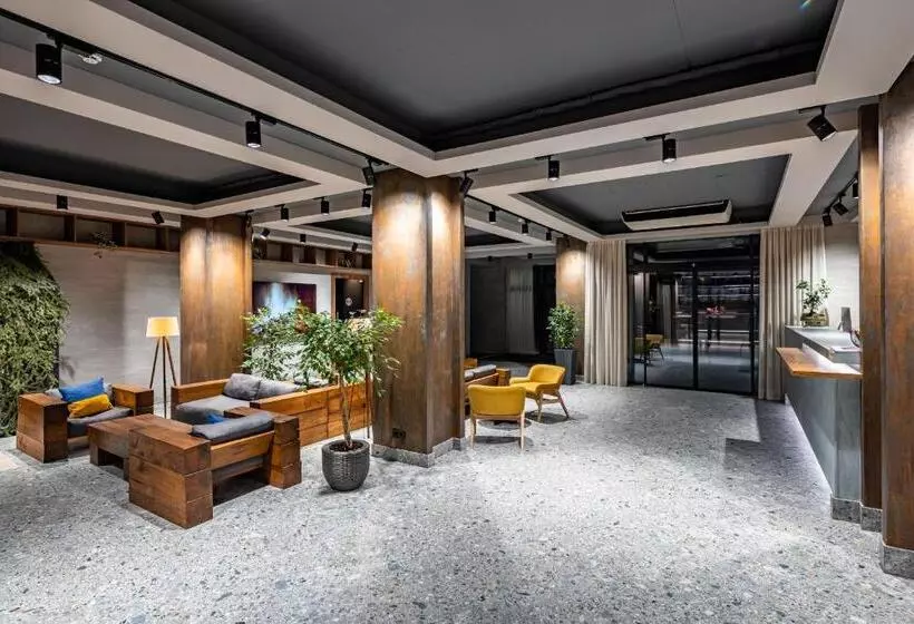 Wood Hotel Resort & Spa