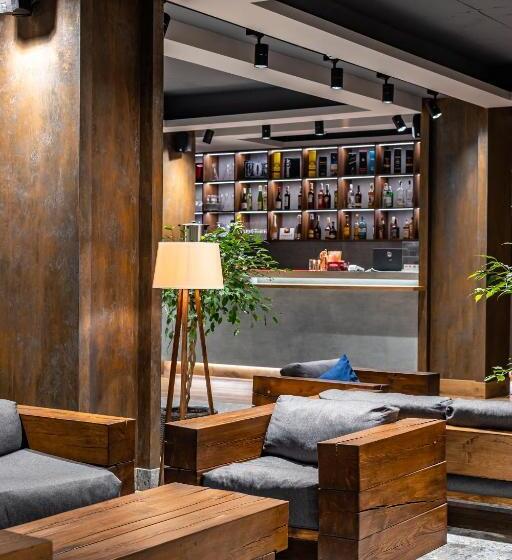 Wood Hotel Resort & Spa