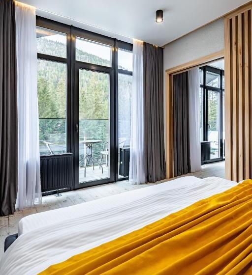 Wood Hotel Resort & Spa