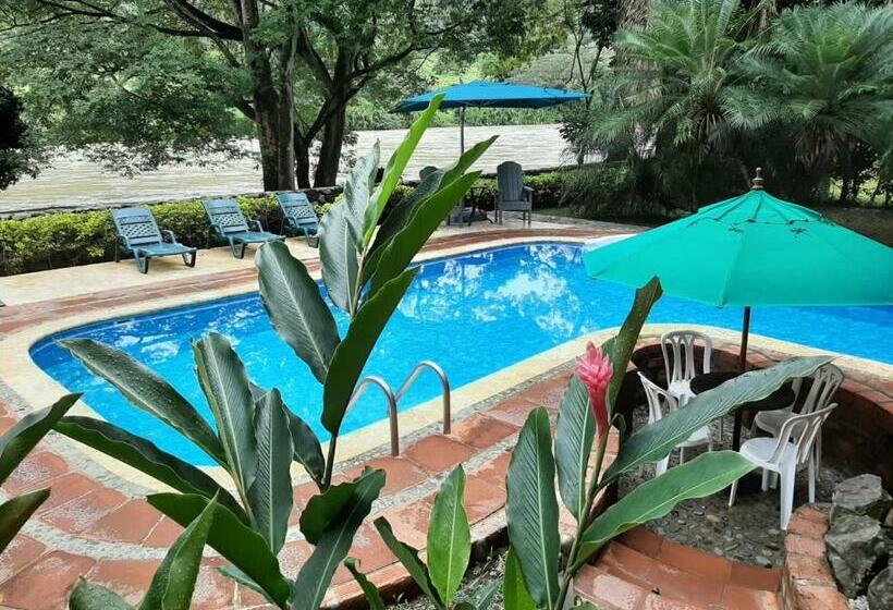 Bed and Breakfast Casa Etnika