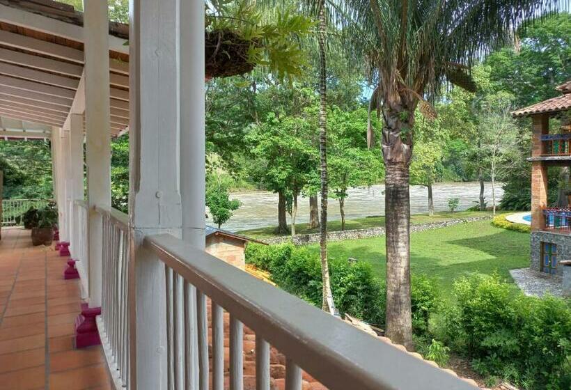 Bed and Breakfast Casa Etnika