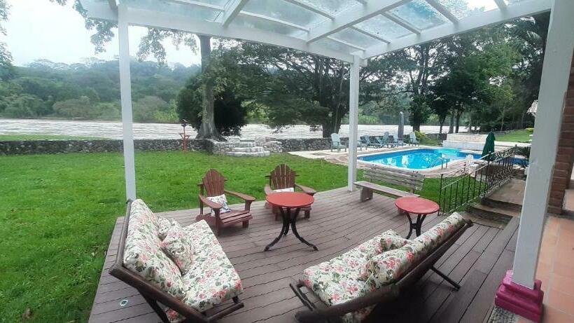 Bed and Breakfast Casa Etnika