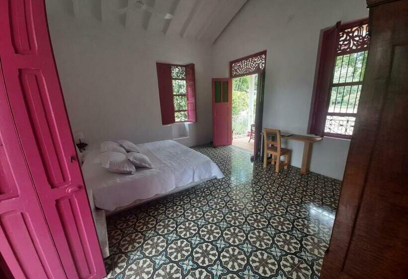 Bed and Breakfast Casa Etnika