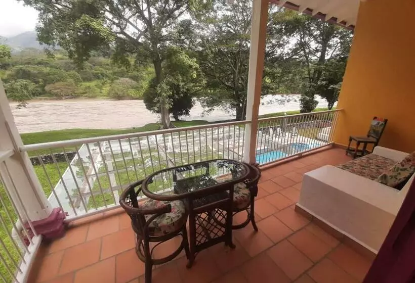 ベッドアンドブレックファースト Casa Etnika